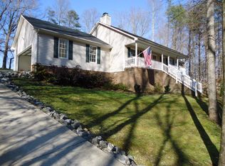 293 Seven Creeks Dr, Stokesdale, NC 27357