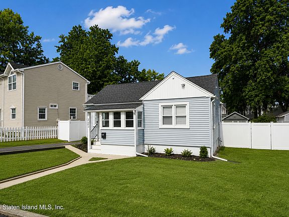 2nd image of 121 Seawood Dr
