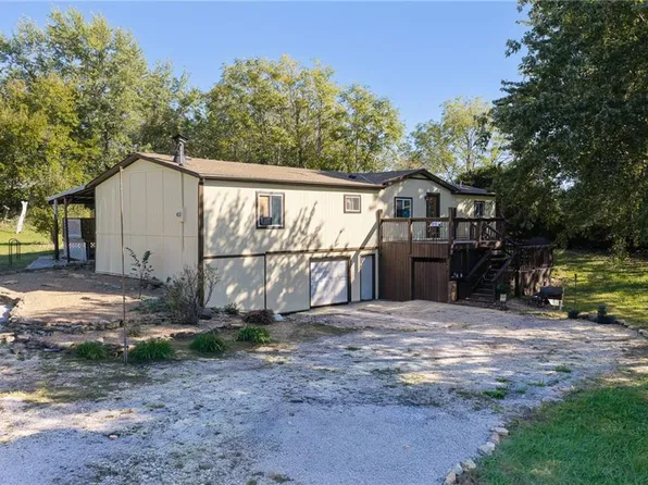 12576 166th St, Linwood, KS 66052