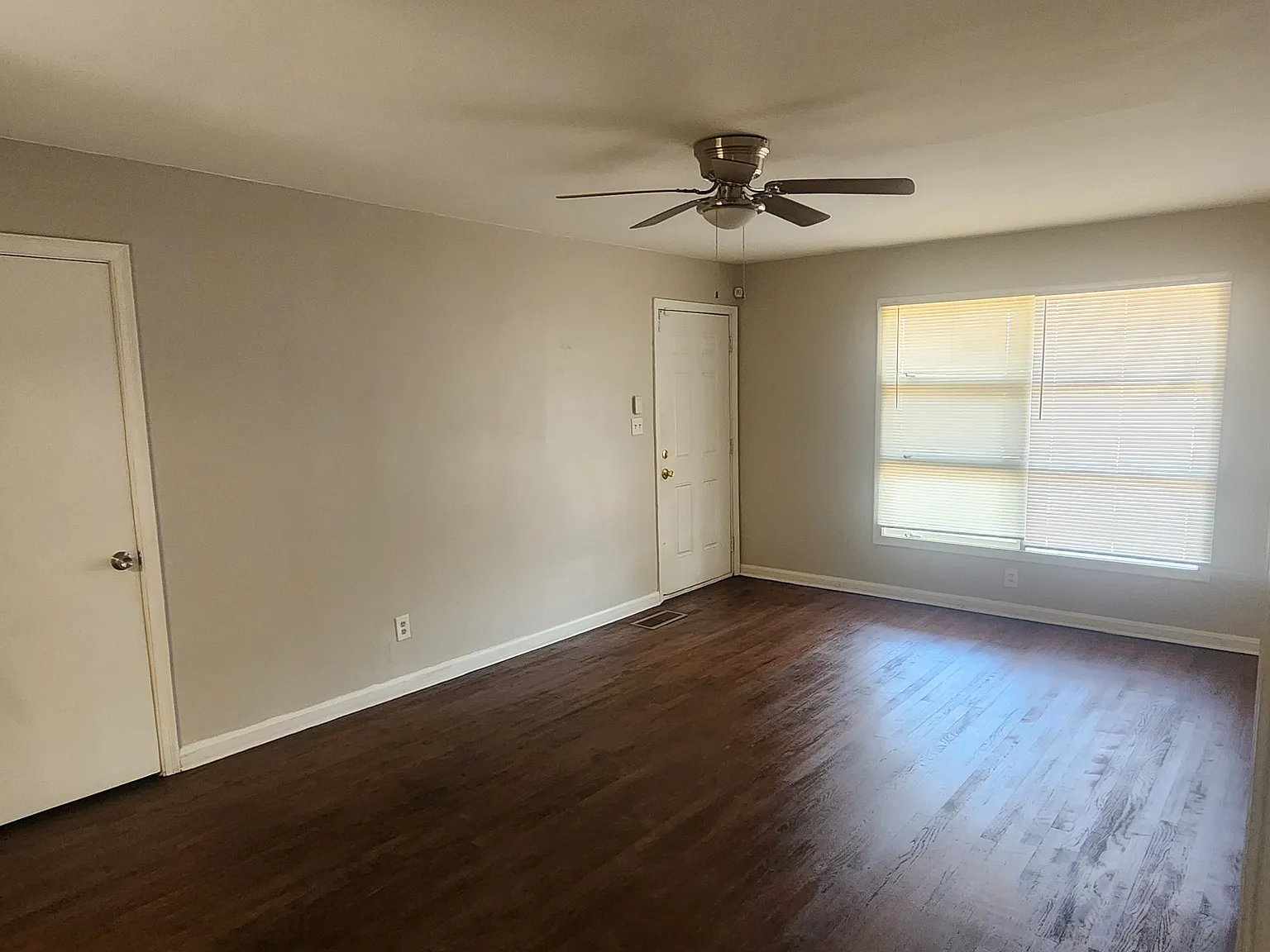 2 bed, 1100 sqft, $1,350 — Photo 3