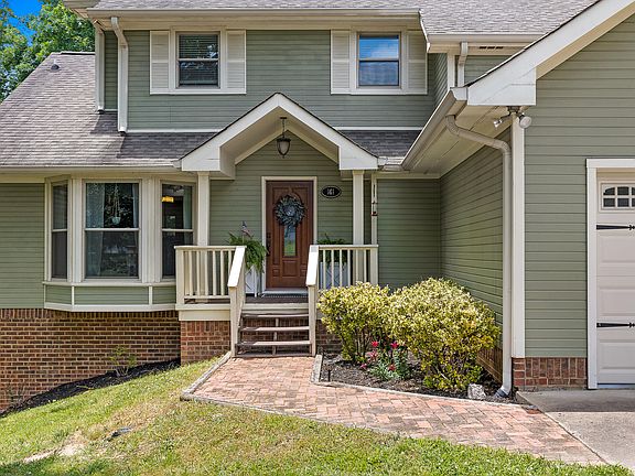 3rd image of 161 Shannon Dr