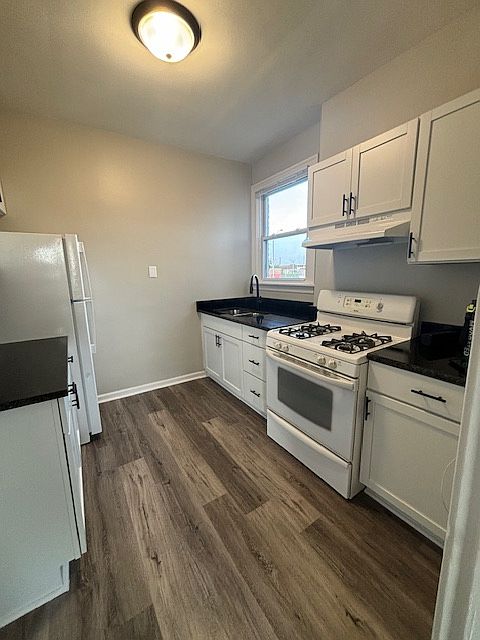 1st image of 124 1/2 E Sibley St APT 25