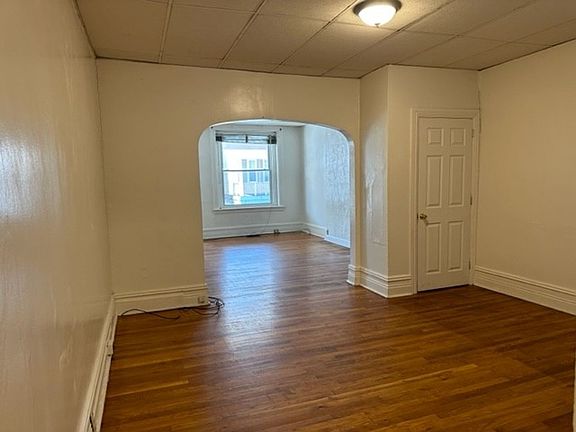 5th image of 366 Pine St APT 1