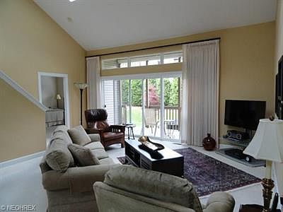 3rd image of 82 Waterford Way