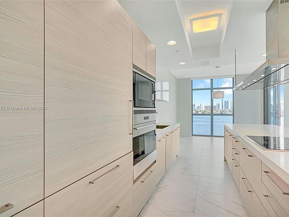 4th image of 17301 Biscayne Blvd APT 609