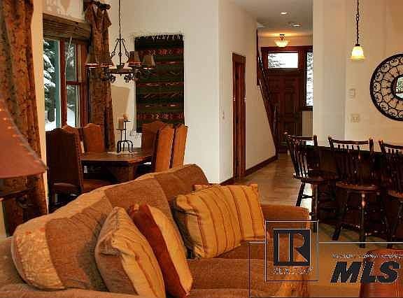 2nd image of 1460 Moraine Cir