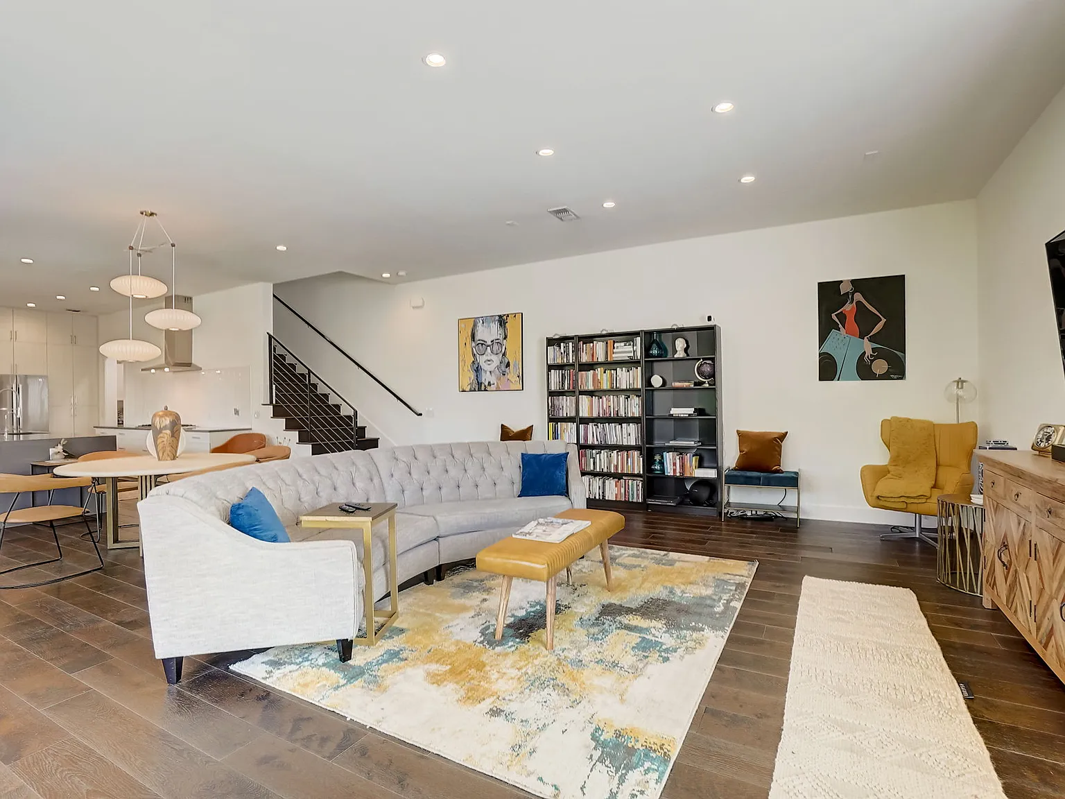 3 bed, 3030 sqft, $5,600 — Photo 2