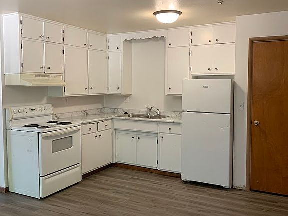4th image of 915 7th Ave N #1