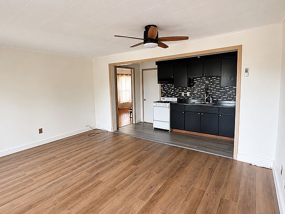 5th image of 409 N Center St APT 3