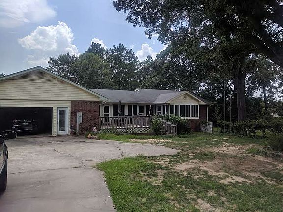 2nd image of 1013 Brookhaven Dr