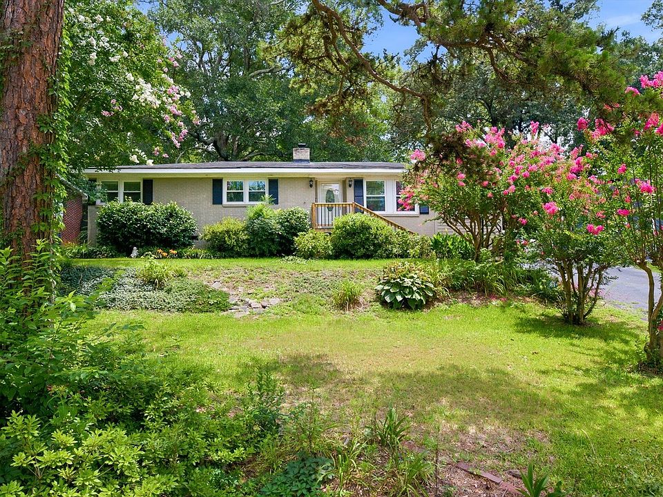 1st image of 768 Kenmore Dr