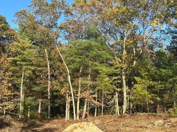 130 Fall Ln, Franklin, MA 02038