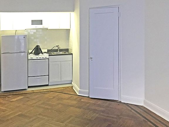 2nd image of 332 W 83rd St APT 3F