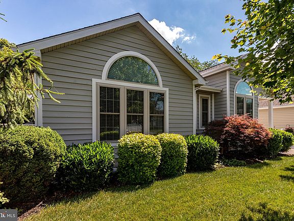 5th image of 187 Lakeside Dr