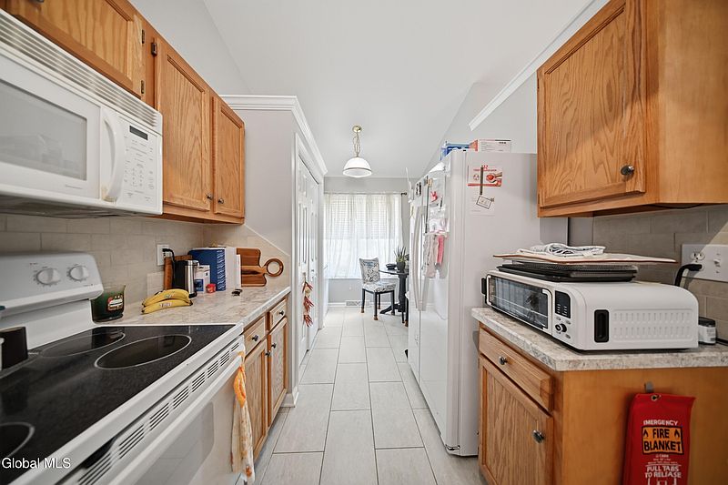 5th image of 152 Harvard Road