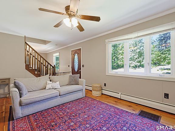 4th image of 220 Windham Road
