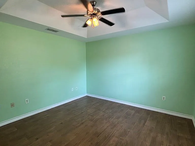 1101 W Jefferson Ave — Photo 10