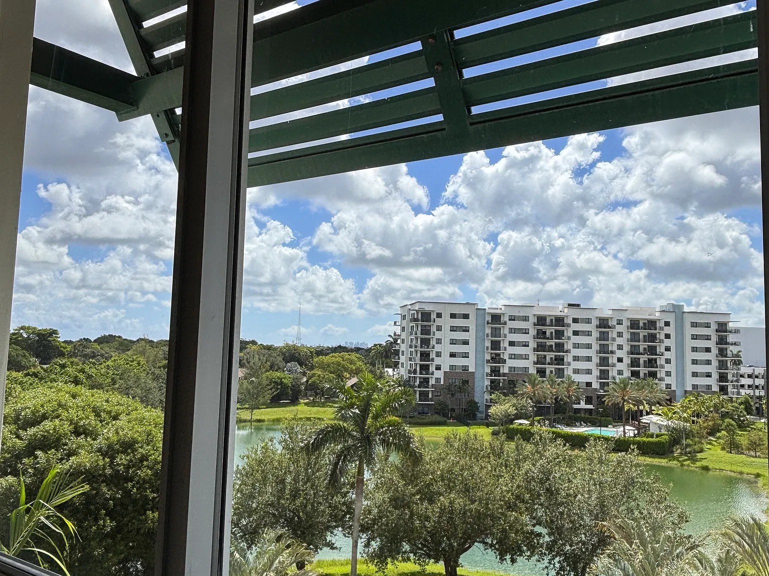 2 bed, 1000 sqft, $3,000 — Photo 3