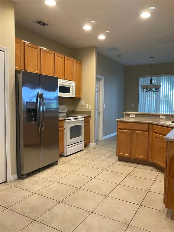3 bed, 2.0 bath, 1573 sqft, $1,995 — Photo 2