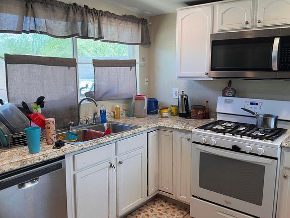 3rd image of 2126 E Hidalgo Vis
