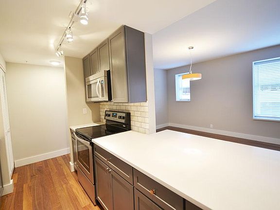 3rd image of 1115 Pine St APT 2W