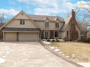 10752 Larsen St, Overland Park, KS 66210