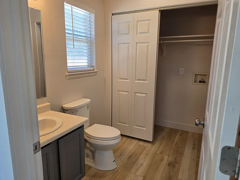 2985 Emerald Cir — Photo 3