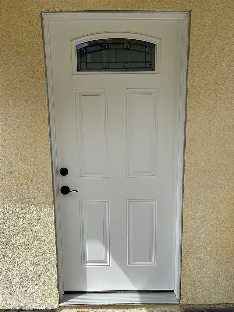 3 bed, 1000 sqft, $3,800 — Photo 2