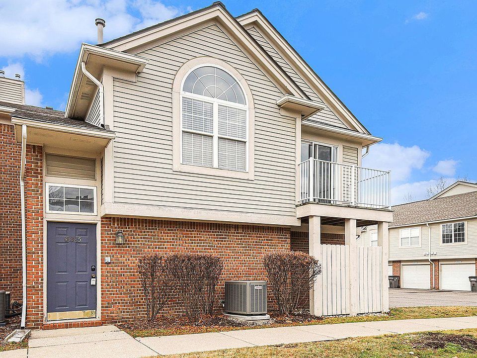 1st image of 43325 Woodbridge Dr