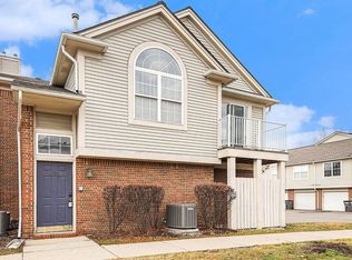 43325 Woodbridge Dr, Clinton Township, MI