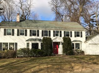 145 Overlook Ave, Great Neck, NY 11021