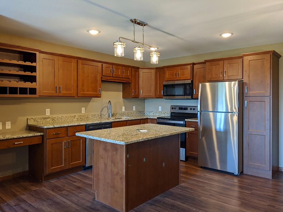 1st image of 1155 10th Ave NE #320