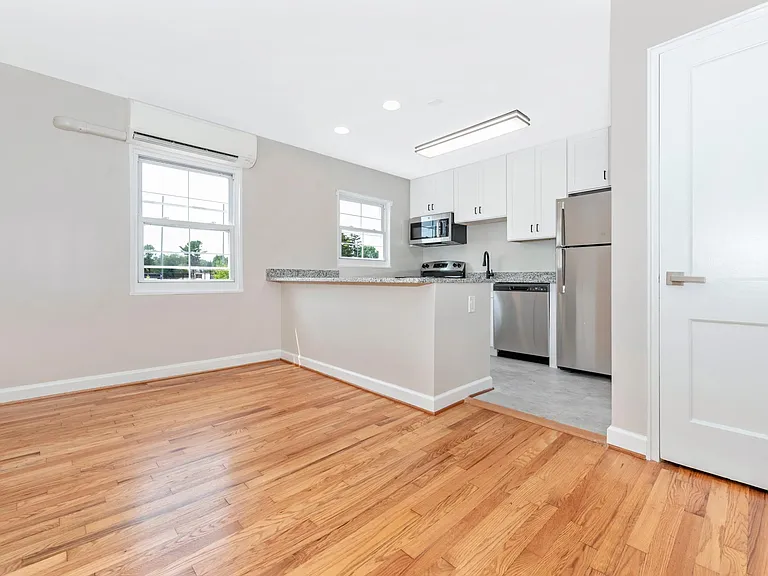 Parkview — Photo 15
