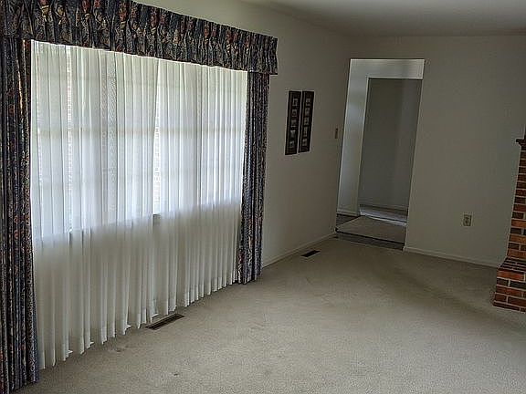 3rd image of 13365 Old Valley Pike
