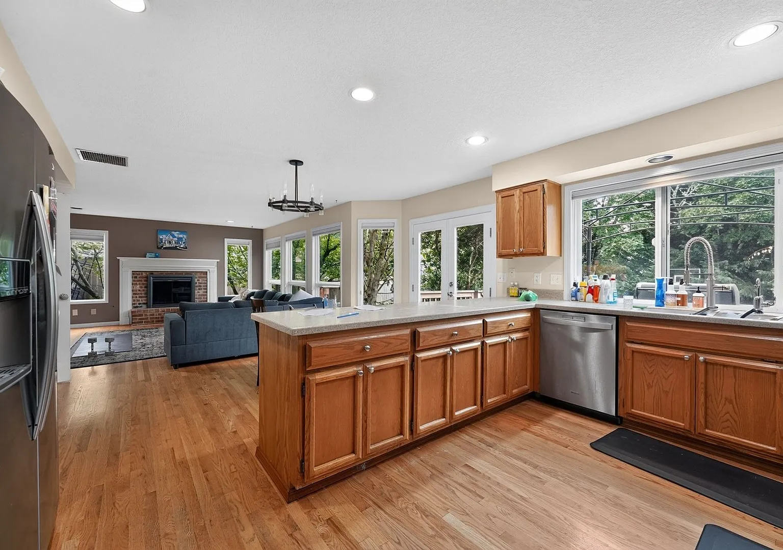 Spacious 4BR House in Tualatin — Photo 4