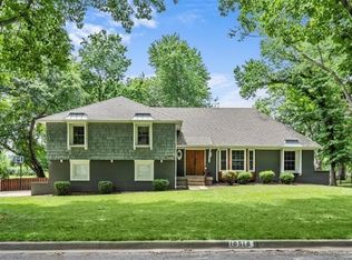 10516 Mohawk Ln, Leawood, KS 66206