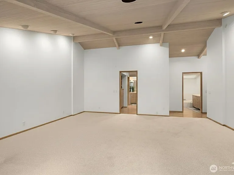 8428 N Mercer Way — Photo 23