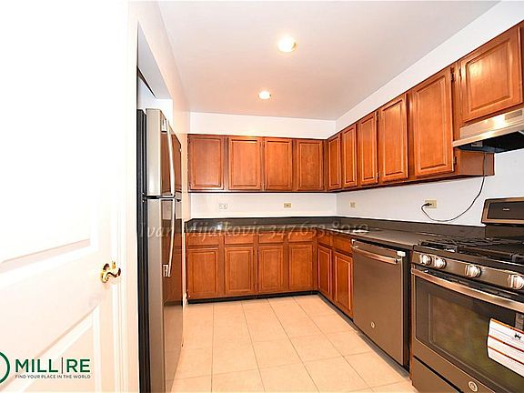 3rd image of 4502 Ditmars Blvd #210