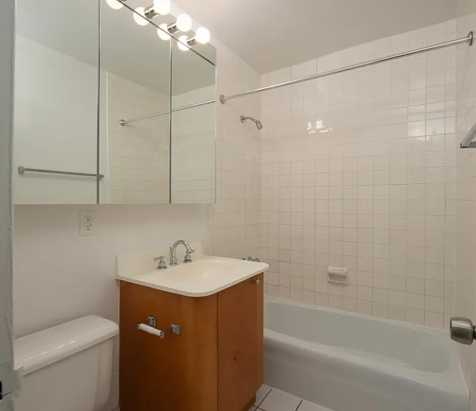 77 W 15th St #402 — Photo 6