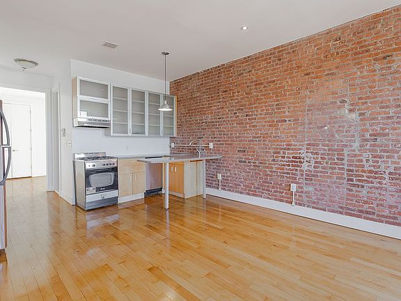 4th image of 794 Saint Johns Pl APT 4C
