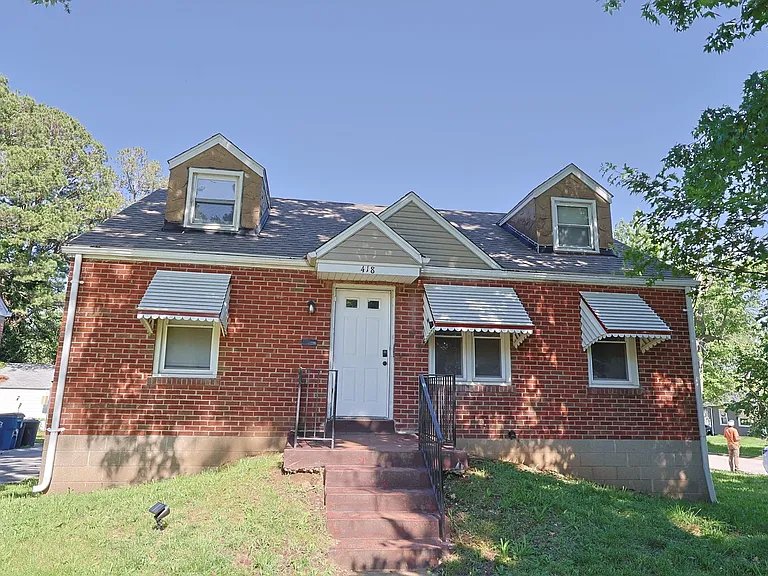 418 N Dade Ave — Photo 2
