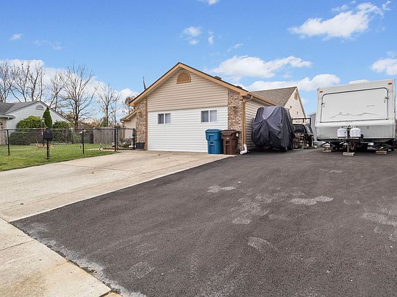 5th image of 5084 Emmert Dr