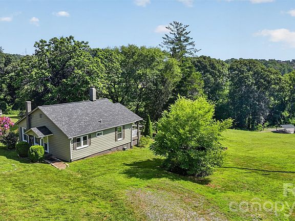 5th image of 106 Lake Dr