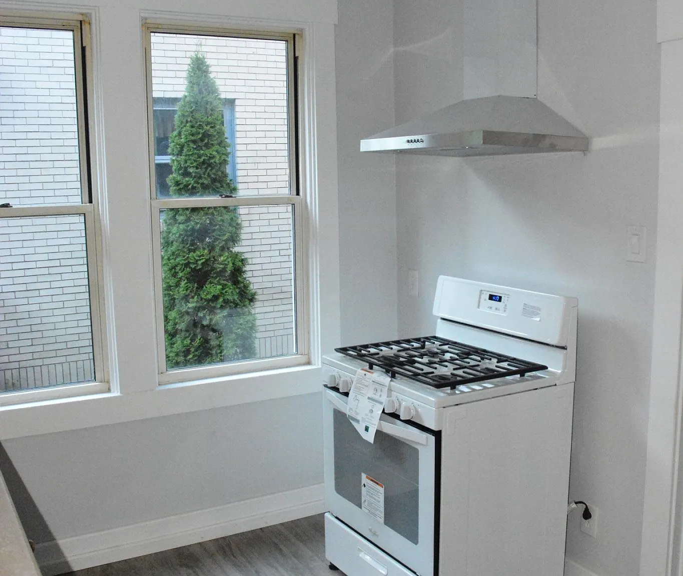 2 bed, 1100 sqft, $1,400 — Photo 4