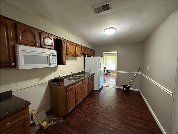 3rd image of 8429 Saint Olaf Dr