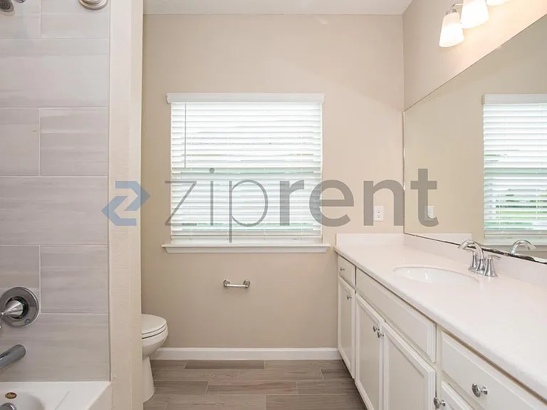 2116 Amberly Dr — Photo 27