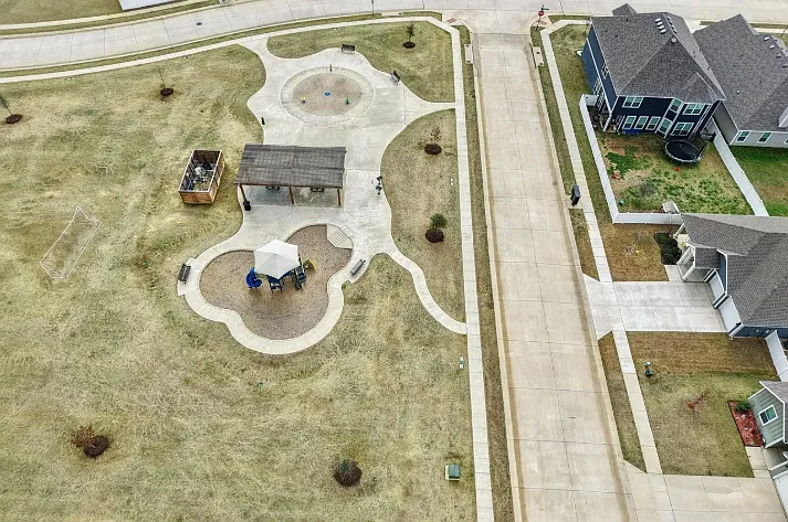 9000 Huxley Dr — Photo 27