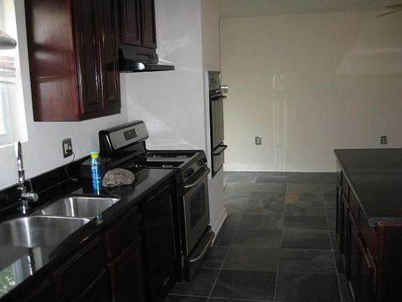 5th image of 4929 Corinne St