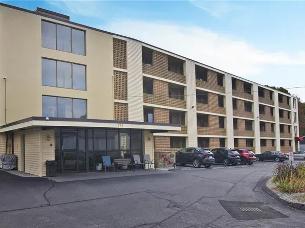 175 Hoffman Ave APT 408, Cranston, RI 02920