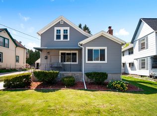 1202 N 8th St, Manitowoc, WI 54220